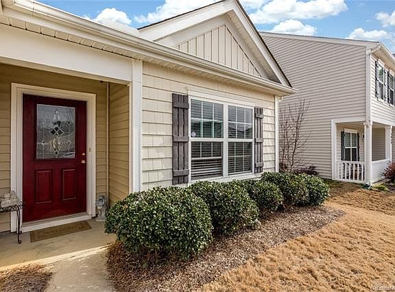 2nd image of 2866 Meadow Creek Dr