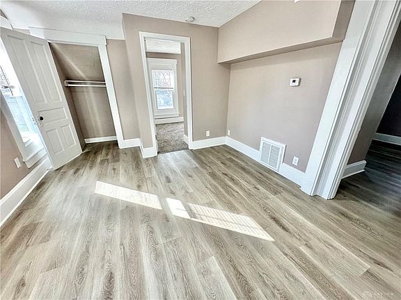 4th image of 207 N Grimes St