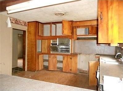 5th image of 109 Cherry St