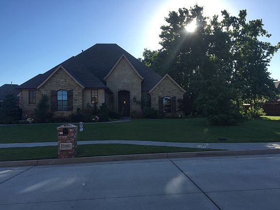 3rd image of 2201 Waterford Ln