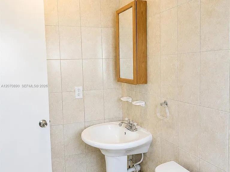 325 NE 108th St #1 — Photo 6