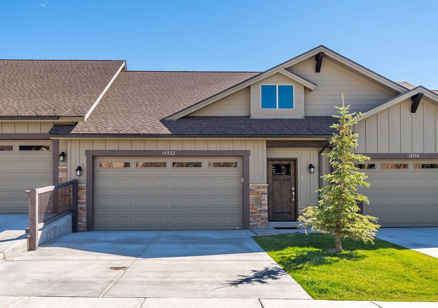 Modern Townhome in Black Rock Ridge — Photo 1