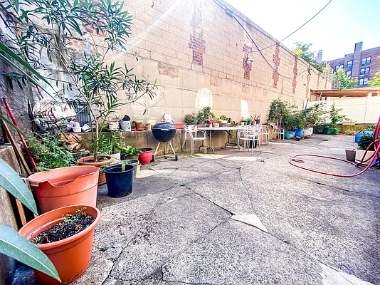 Rented by Voro New York | media 94