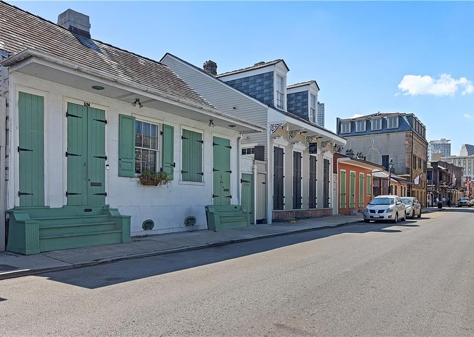 1st image of 522 Burgundy St