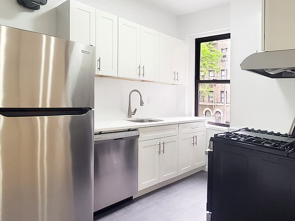 4th image of 115 W 16th St Unit 226