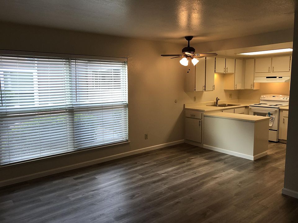 1st image of 3949 K St #4