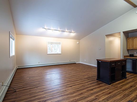 4th image of 1000 Shaker Box Ct