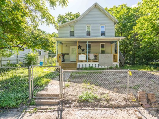 1318 23rd St, Des Moines, IA 50311