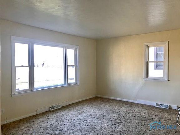 2nd image of 404 S 6th St