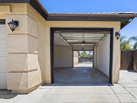 4th image of 10806 Gustavo Ct