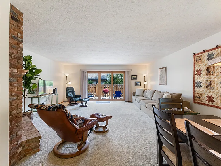 1712 W Olive St #2-48 — Photo 16