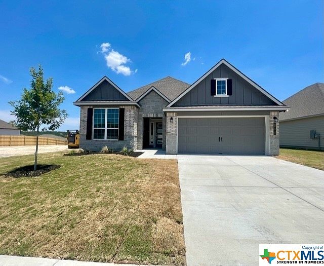 1st image of 211 Great Hills Dr