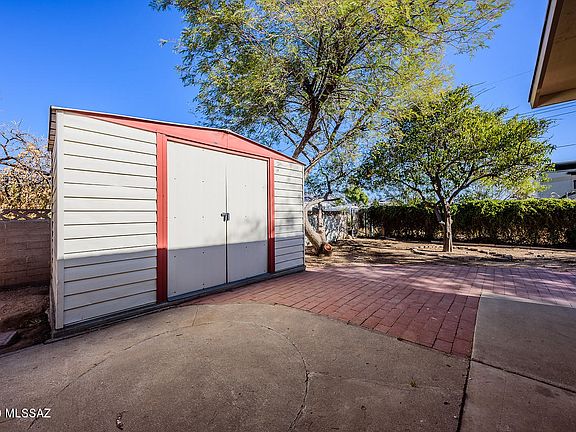 3rd image of 4554 N Hansa Dr