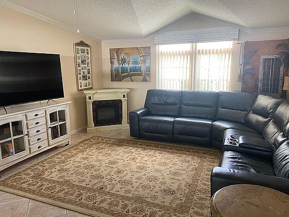 4th image of 6143 Palm Harbor Dr