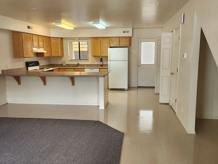 101 W Cedar Ave #2 — Photo 3