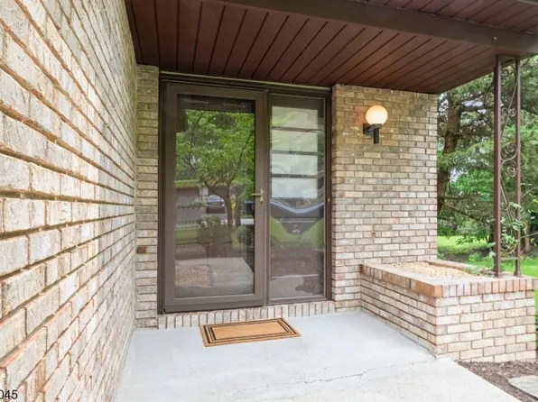 25 Valley Forge Ln, Parsippany-Troy Hills Twp., NJ 07950