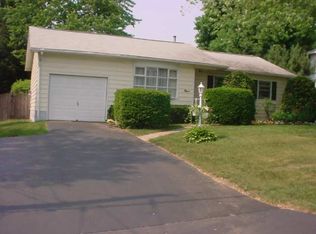 9 Sparrowbush Rd S, Latham, NY 12110