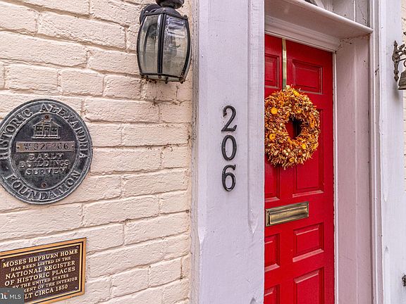 4th image of 206 N Pitt St