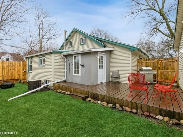 3221 E 12th St, Des Moines, IA 50316