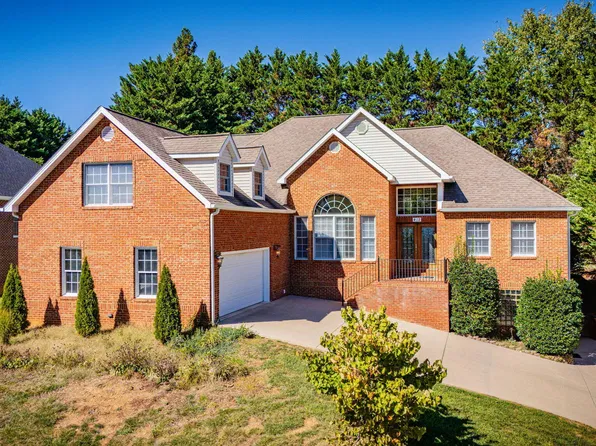 412 Emerald Chase Cir, Gray, TN 37615