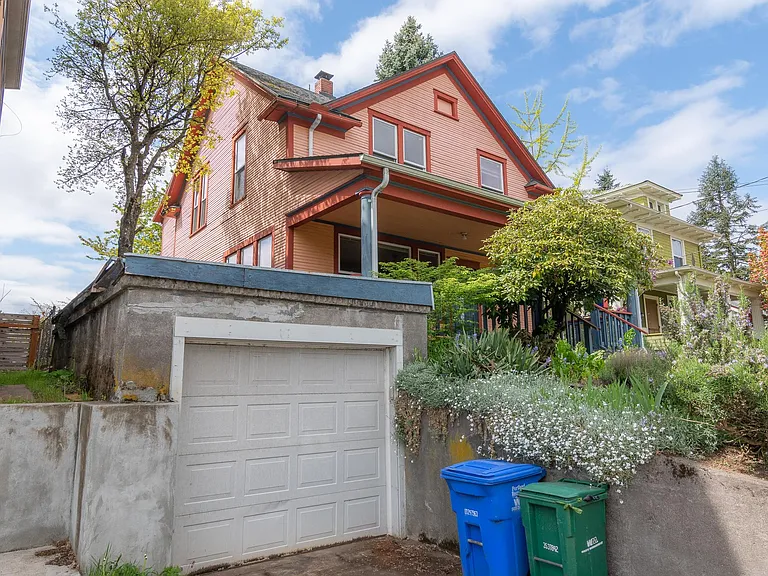 4715 NE 17th Ave — Photo 2