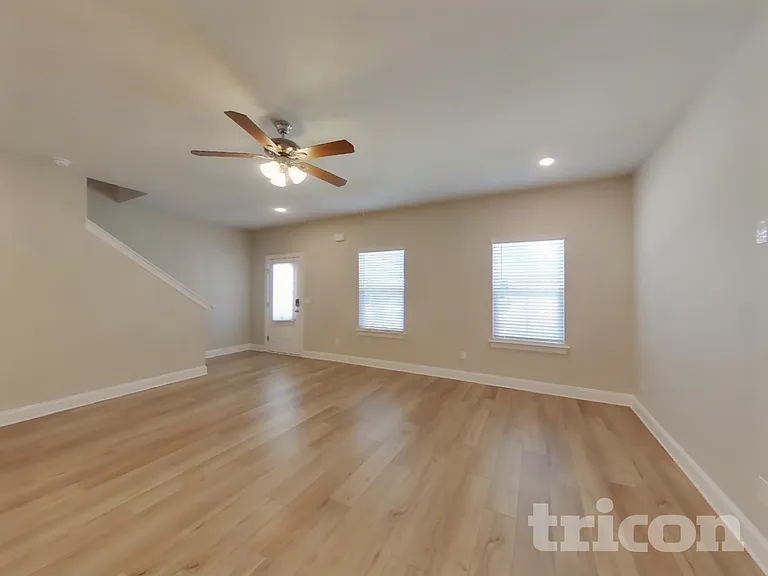 1331 Carriage Park Dr — Photo 2