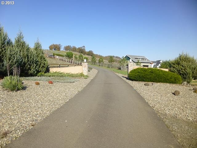 1st image of 419 Country Hill Dr