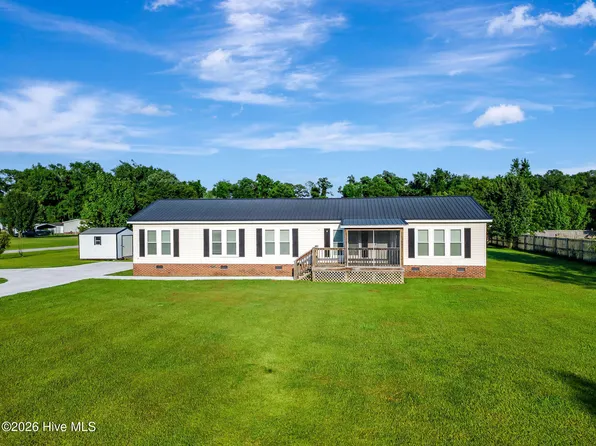 106 Meeting House Drive, Hubert, NC 28539