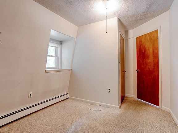 2nd image of 122 Lowell St #4
