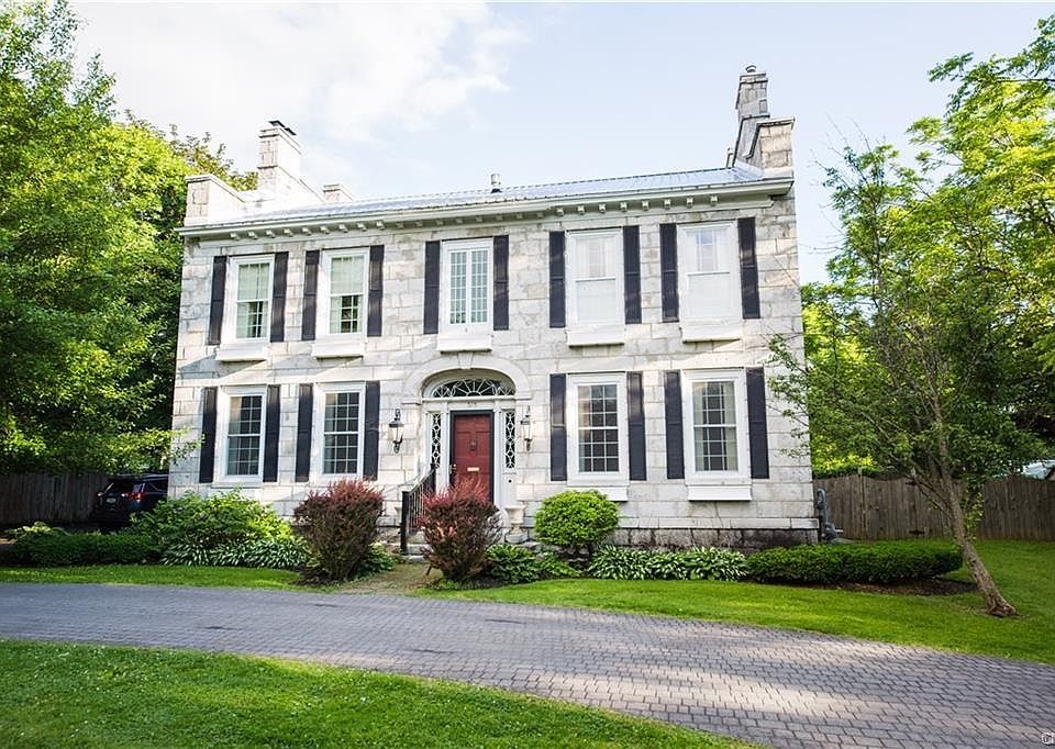 1st image of 315 Flower Ave W