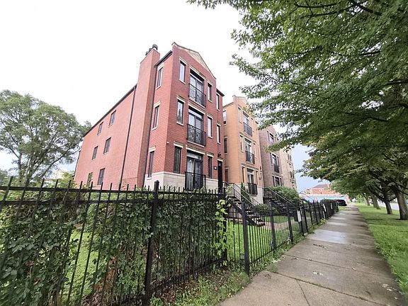 2nd image of 3745 S Michigan Ave #2