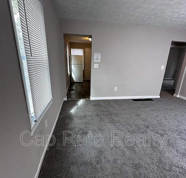 2359 McGuffey Rd — Photo 6