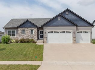 7024 Saint Ann Dr, Bettendorf, IA 52722
