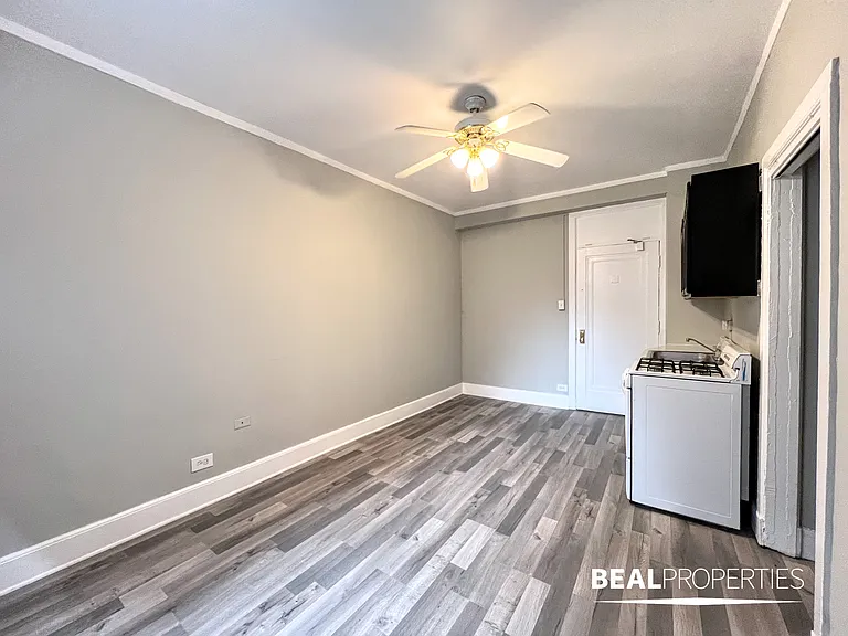 3831 N Fremont — Photo 10