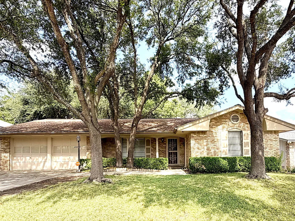 3207 Colony Dr