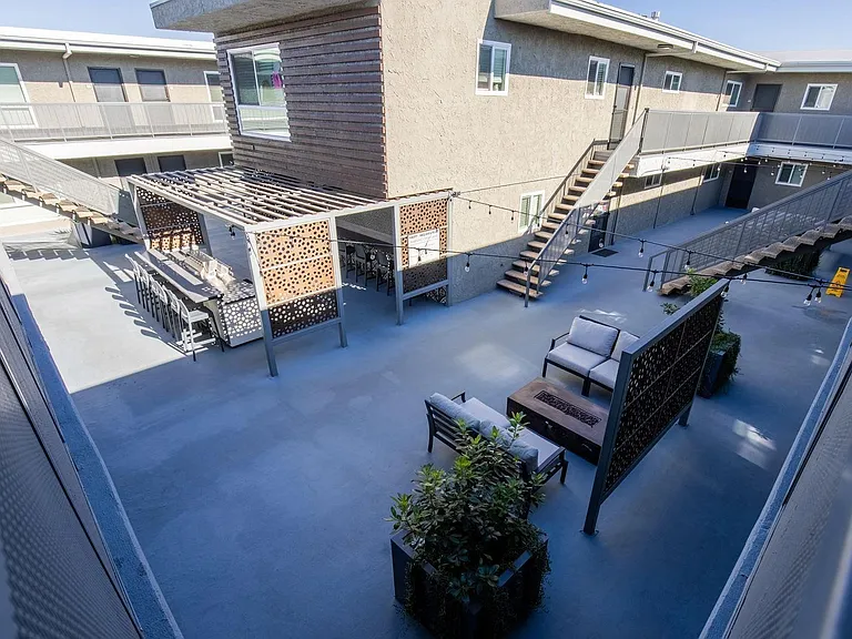 Mosaic at Western Apartments Homes — Photo 29