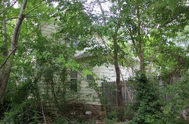 2nd image of 424 W 7th Ave