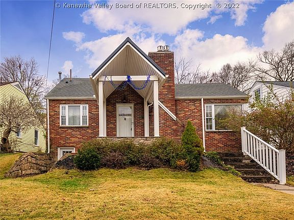 3rd image of 231 Staunton Ave