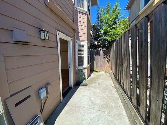 5th image of 156 Valley Oak Dr #A