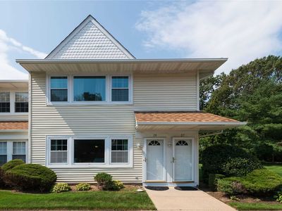 28 Gazebo Ln #28, Holtsville, NY, 11742