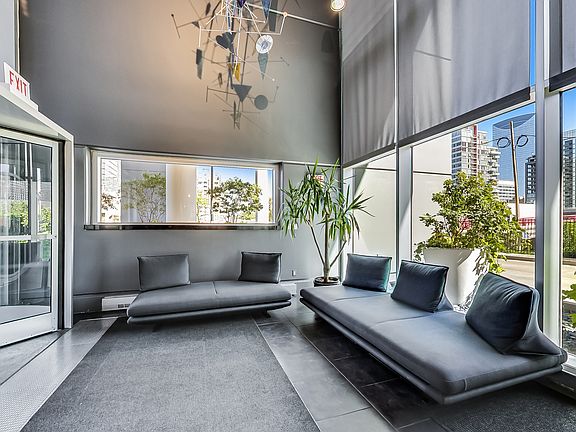 4th image of 737 W Washington Blvd APT 1308