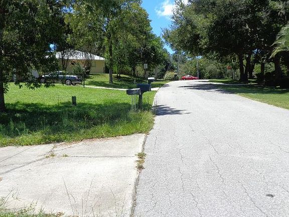 5th image of 402 W Sugarmaple Ln