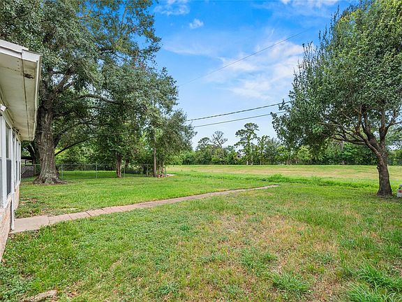 3rd image of 7319 Tall Pines Dr