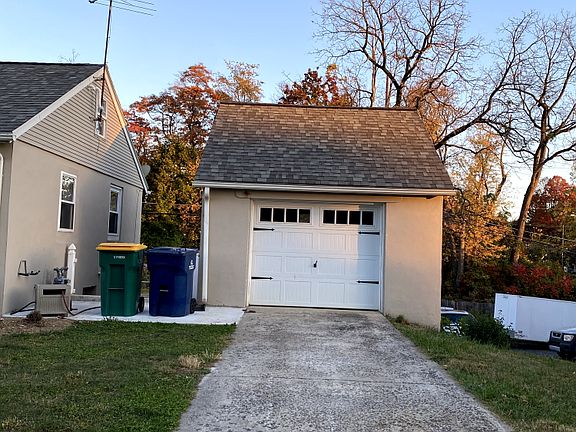 Top part of garage for tenant + Driveway parking