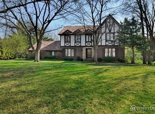 1529 E Course Dr, Riverwoods, IL 60015