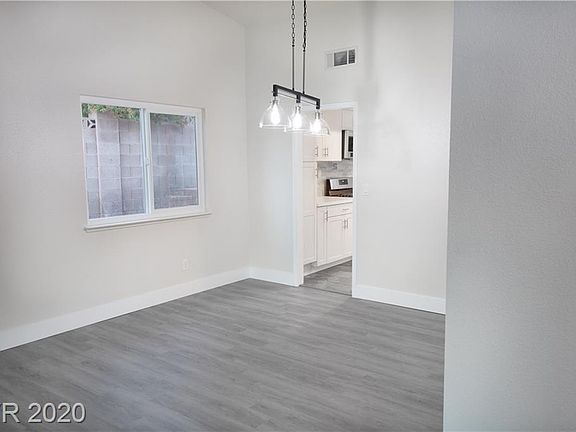 5th image of 1533 Sandra Dr