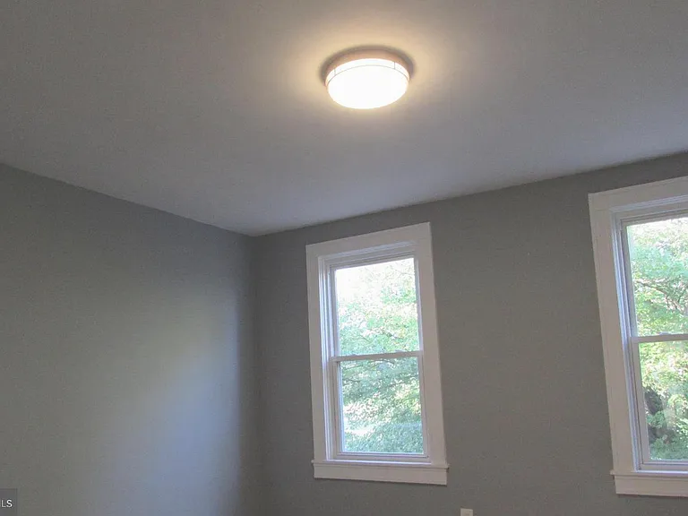 2735 Chesterfield Ave — Photo 22