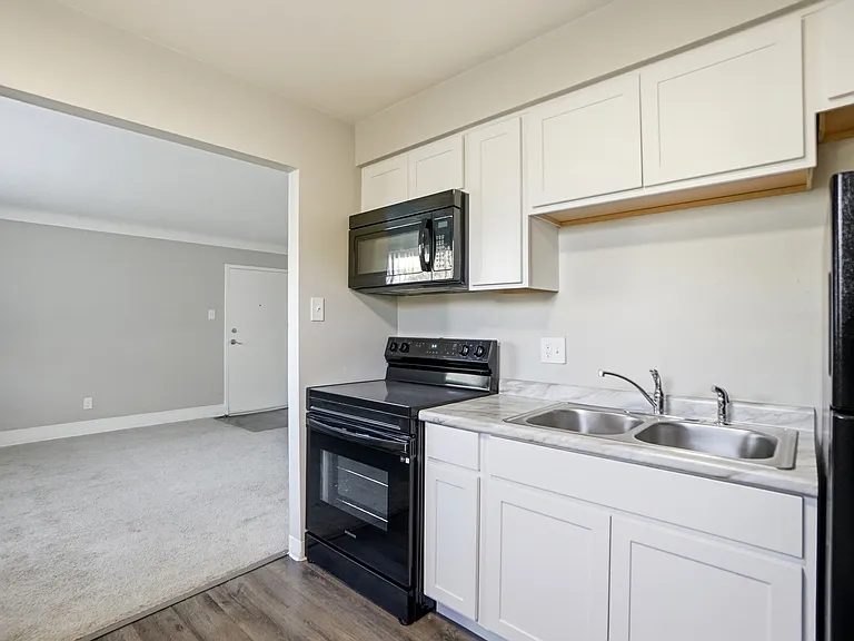 3411 Broadwell Ave #9 — Photo 5
