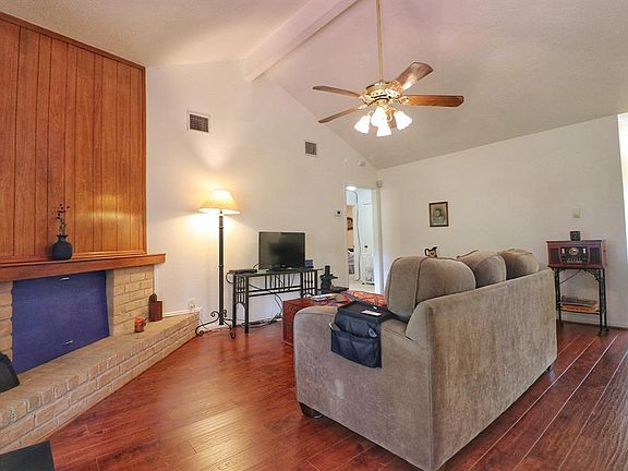 3rd image of 2604 Elm Hollow St