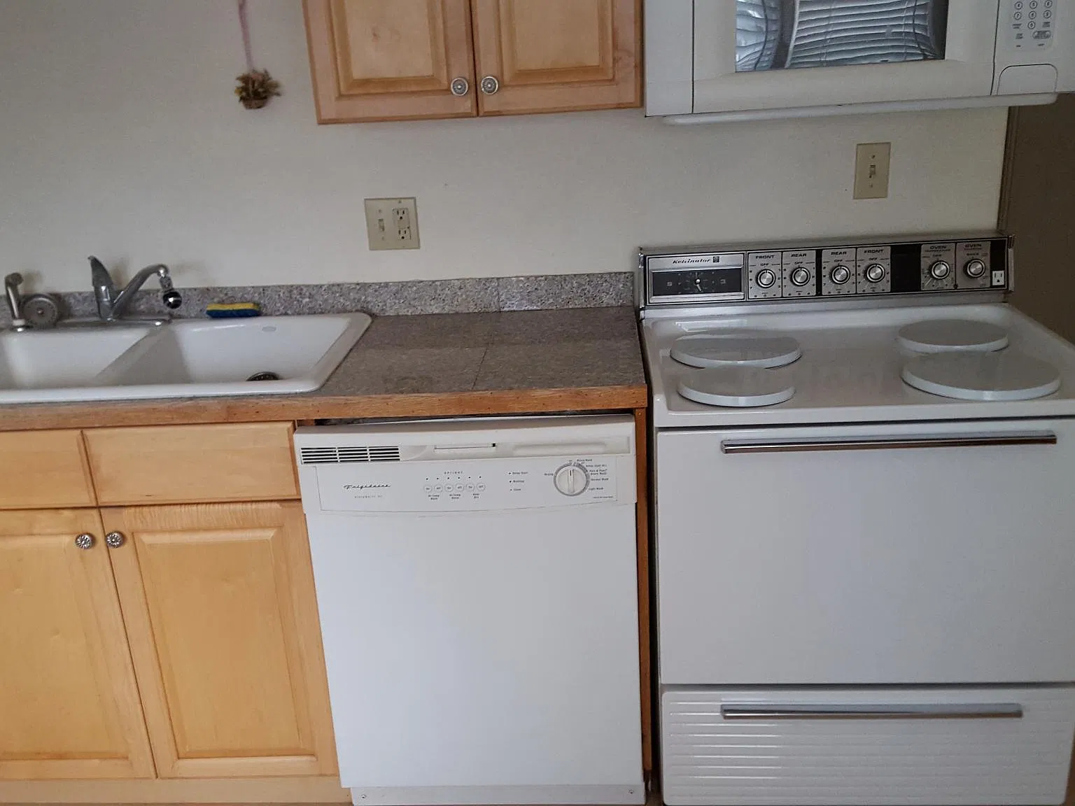 2 bed, 800 sqft, $1,175 — Photo 3